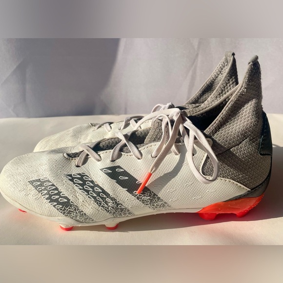 adidas PREDATOR FREAK.3 TURF SOCCER CLEATS, Men’s Size 5, Cloud White /Solar Red - Picture 6 of 12